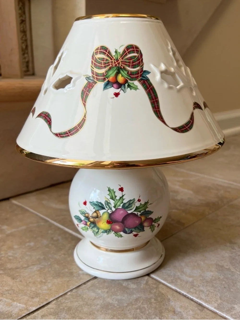 Lenox ceramic holiday candle lamp